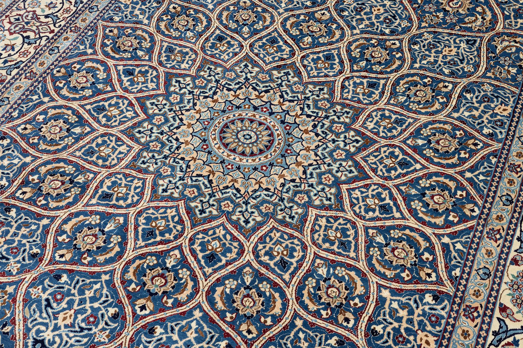 Carpet, Nain approx. 345 x 232 cm.