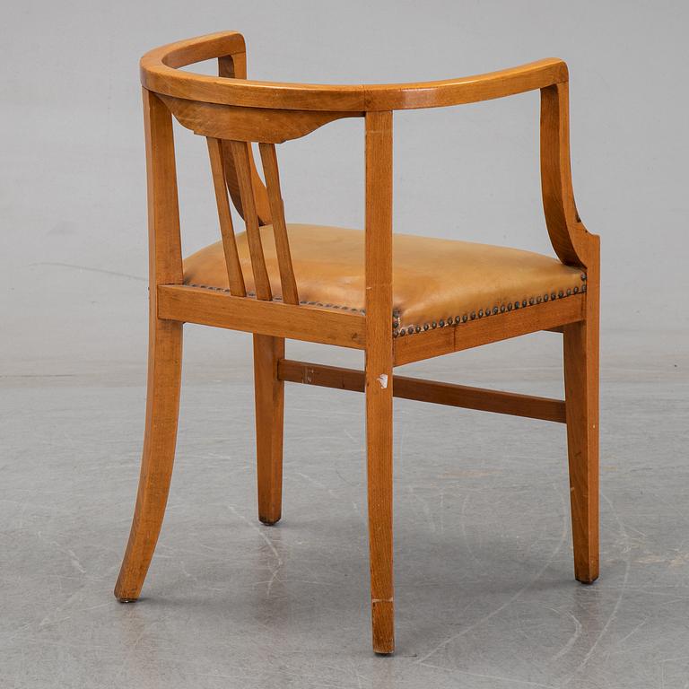 A beech chair, early 20th Century.