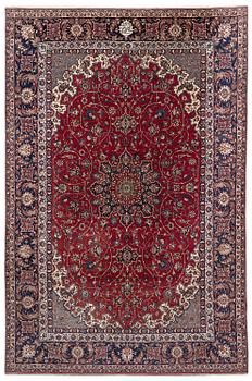402. An antique Isfahan, Central Persia, dated 1283 (1903-04), c. 486 x 319 cm.