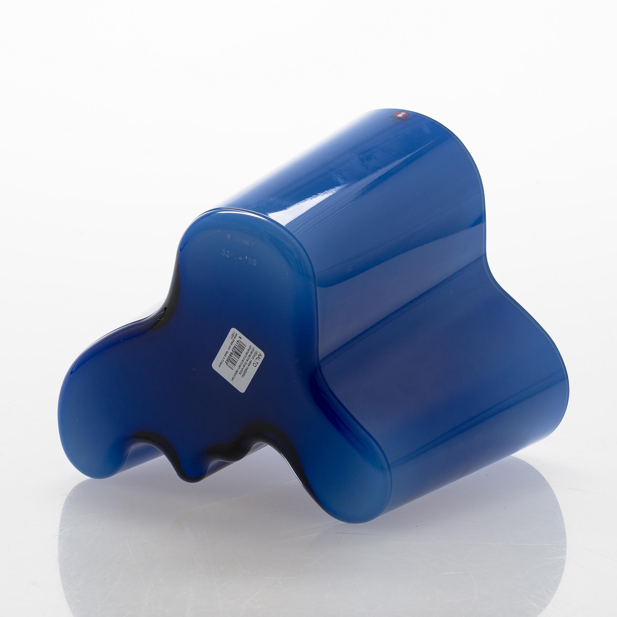 Alvar Aalto, Juhlamaljakko- ja malja, Suomi 100, Iittala numeroitu 386/4000 ja Iittala Suomi Finland 100.