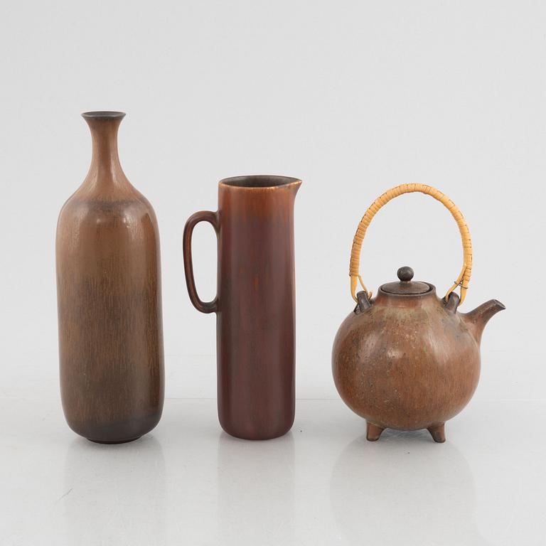 Gunnar Nylund, a stoneware vase, a jug and a teapot, Rörstrand 1950's/60's.