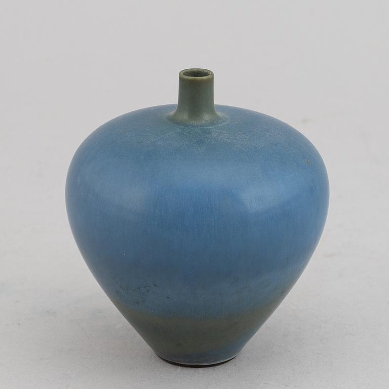 Four miniature vases and bowl by Berndt Friberg, Gustavsberg, 1958-1972.