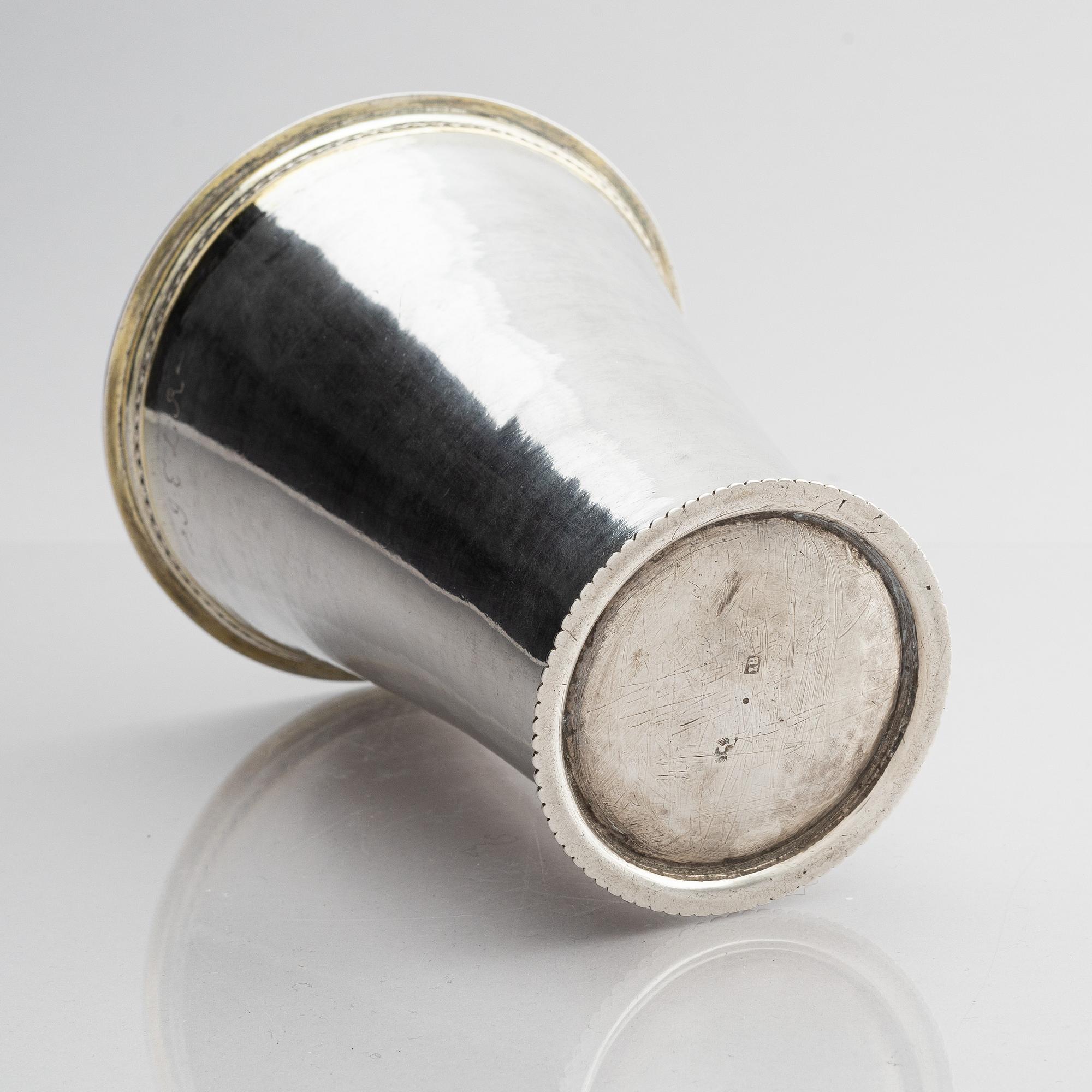 Lars Bäckman d ä, bägare, delvis förgyllt silver, Örebro (verksam 1712-1748 (1752)). Senbarock.