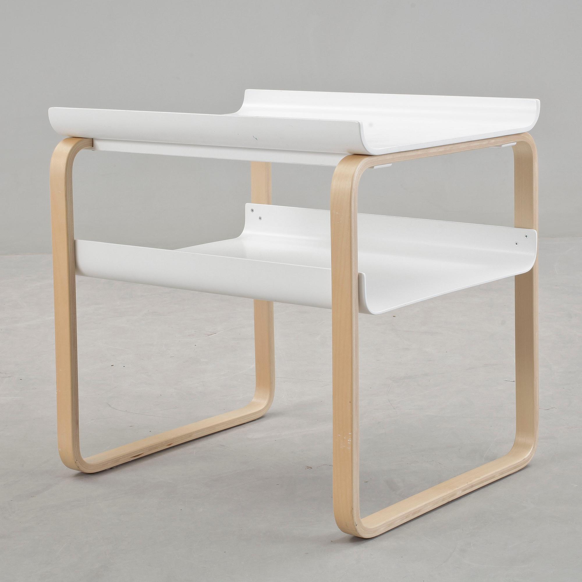 Bord, modell 75, Alvar Aalto, Artek, 2006.