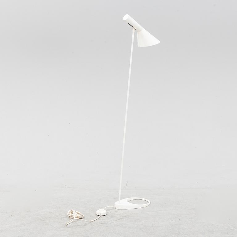 Arne Jacobsen, golvlampa, "AJ", Louis Poulsen, Danmark.