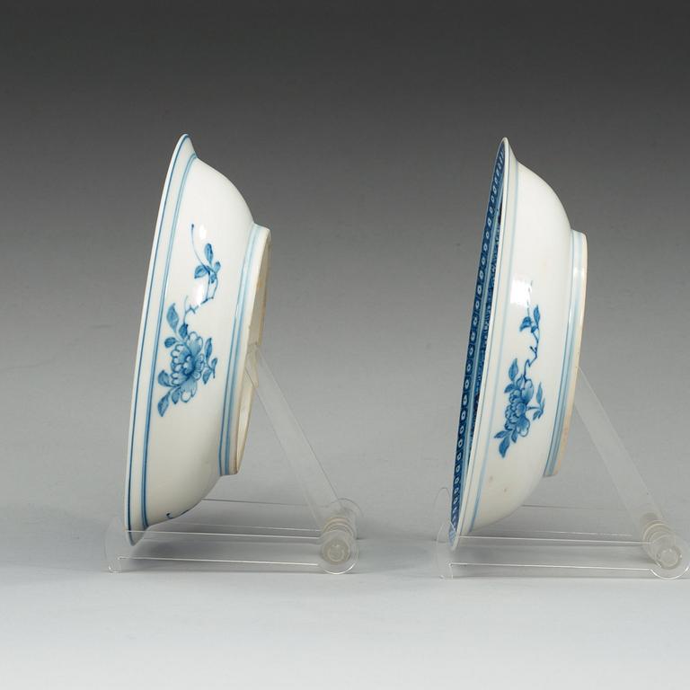 A pair of blue and white bowls, Qing dynasty, 18th Century.