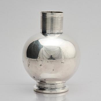Nils Fougstedt, a vase and bowl, Fabriksaktiebolaget Kronsilver, 1930s.
