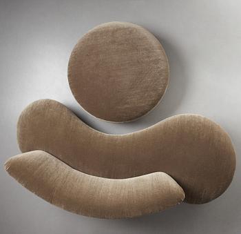 Vladimir Kagan, a "Serpentine" sofa with ottoman, New York Collection (Club House Italia), Italy post 1999.