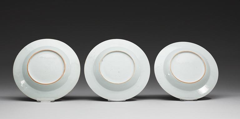 A set of six imari dinner plates, Qing dynasty, early 18th Century.