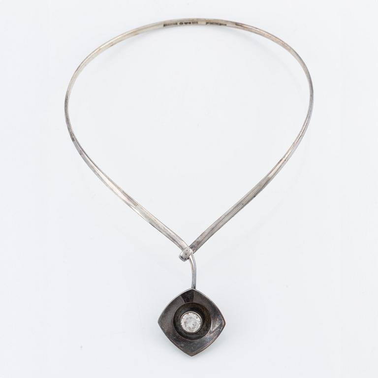 Alton, Pege (Karl-Erik Palmberg) cufflinks, rigid, silver with synthetic white stone.