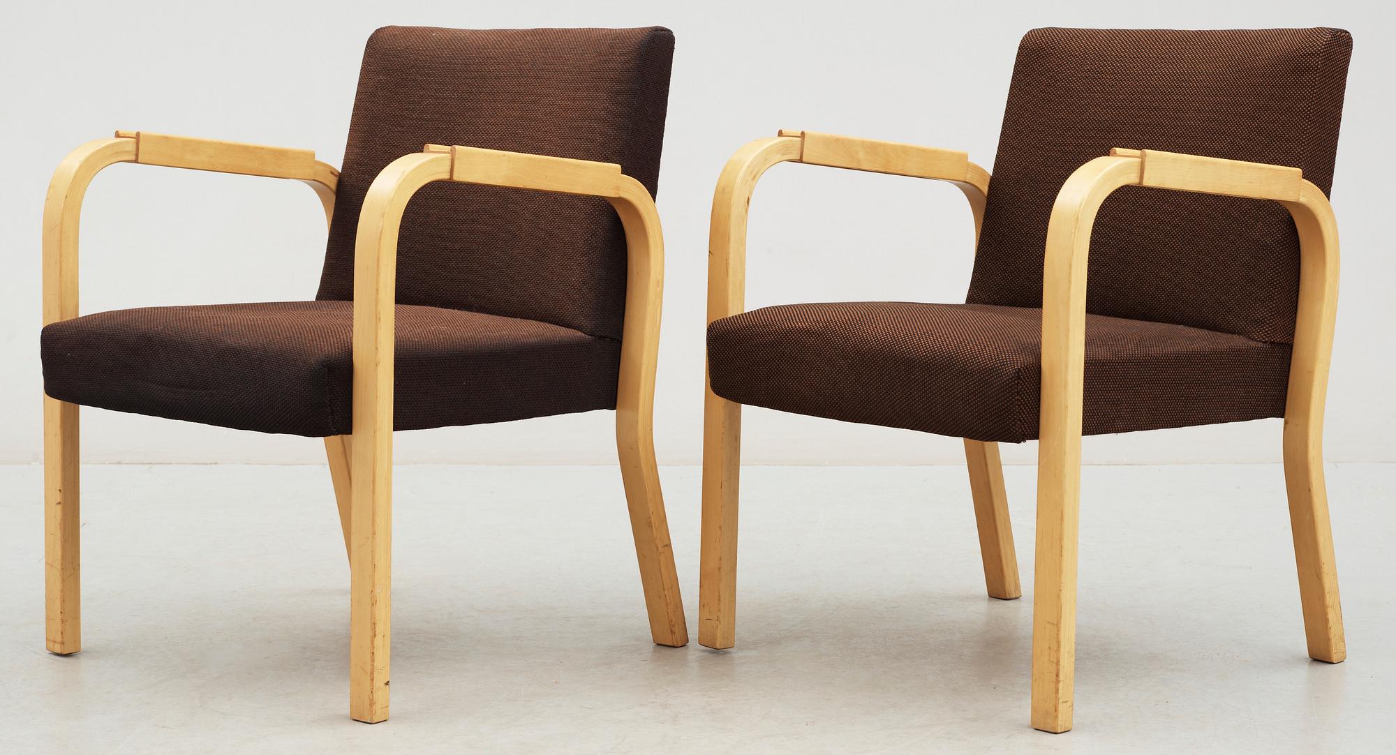 KARMSTOLAR, ett par, Alvar Aalto, för Artek.