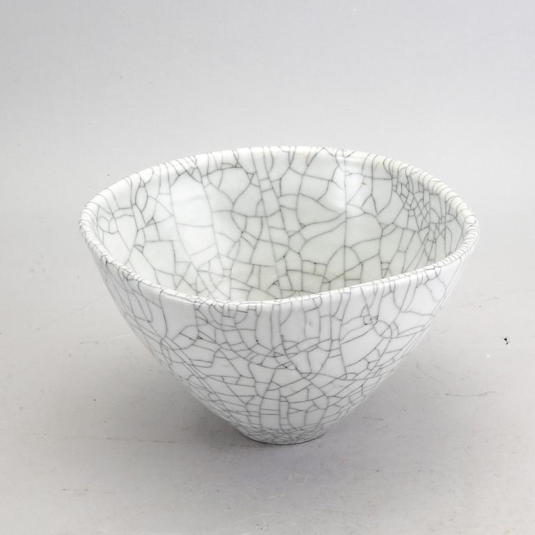 Friedl Holzer-Kjellberg, bowl, Arabia, Finland, 1942.