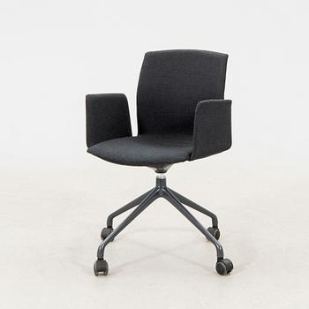 Pensi Design Studio, office chair on wheels, "Kabi" for Akaba, 1980s.