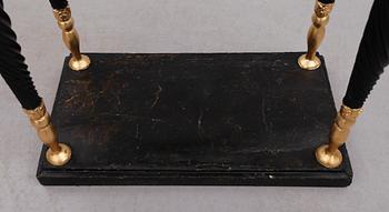 KONSOLBORD, sengustavianskt, omkring år 1800.