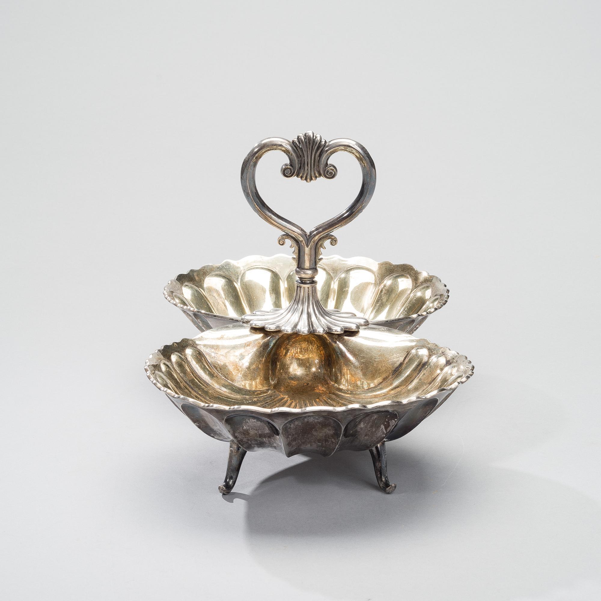 SERVERINGSSKÅL, silver, Ryssland, St.Petersburg ca 1900, Morosov, vikt 1276 g.