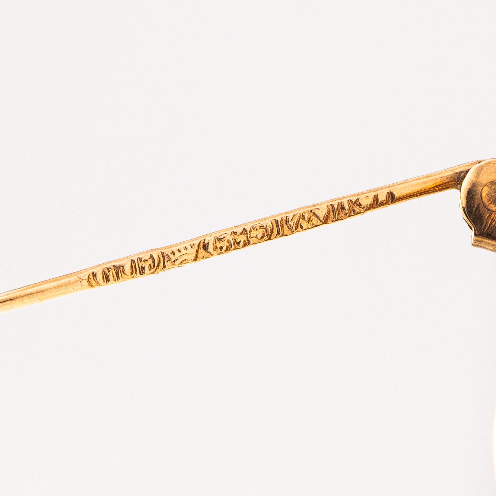 A 14K gold brooch with cultured pearls. Matti Hyvärinen, Turku 1970.