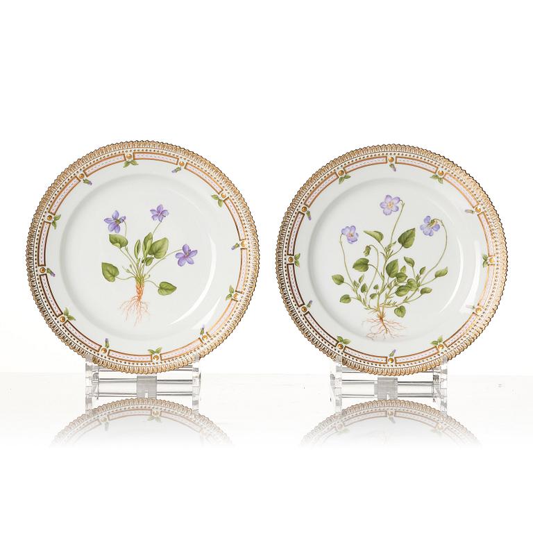 A set of 10 Royal Copenhagen 'Flora Danica' plates, Denmark, 20th Century.