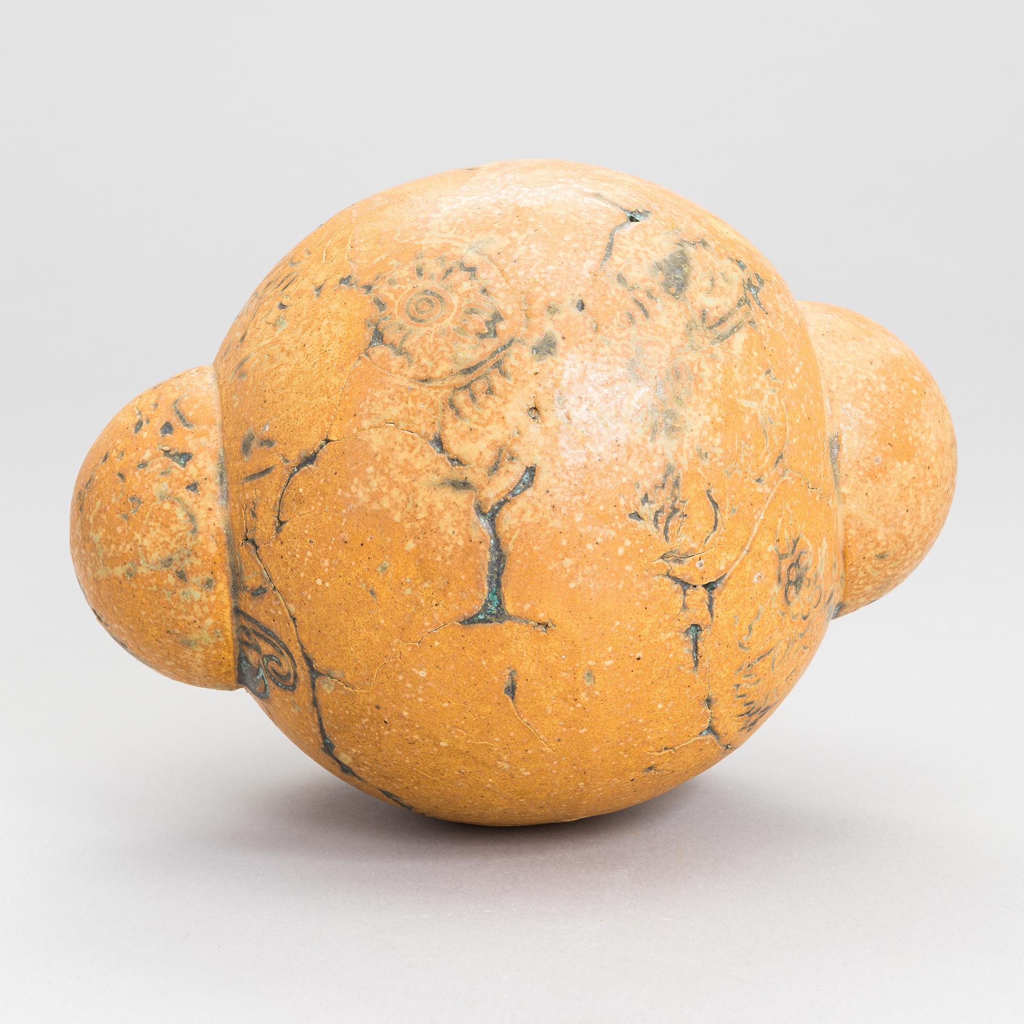 Anna Hackman, skulptur, "Random encounters", signerad A. Hackman 2000.