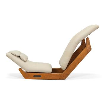 Ilmari Tapiovaara, an early 1960s 'Dolphin chair' for Skanno.