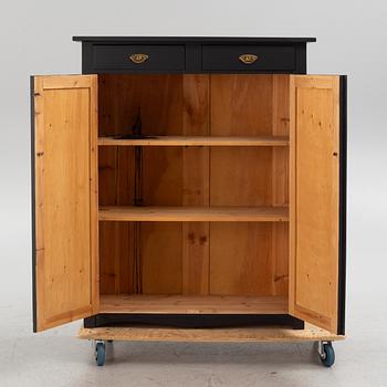 Cabinet, Early 20th Century.