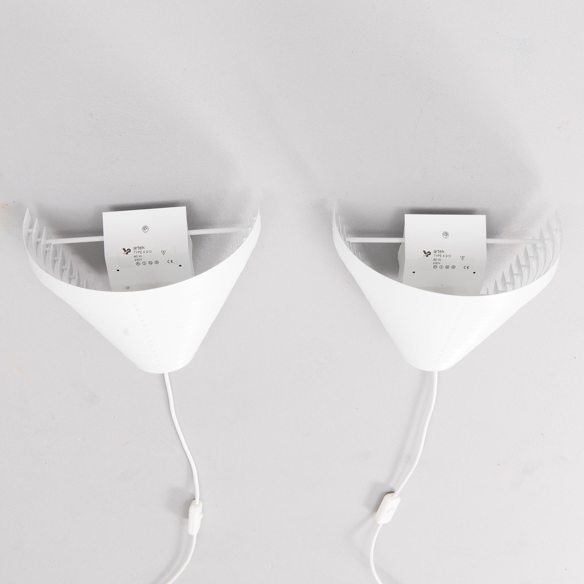 ALVAR AALTO, TWO WALL LAMPS, A190. Artek.