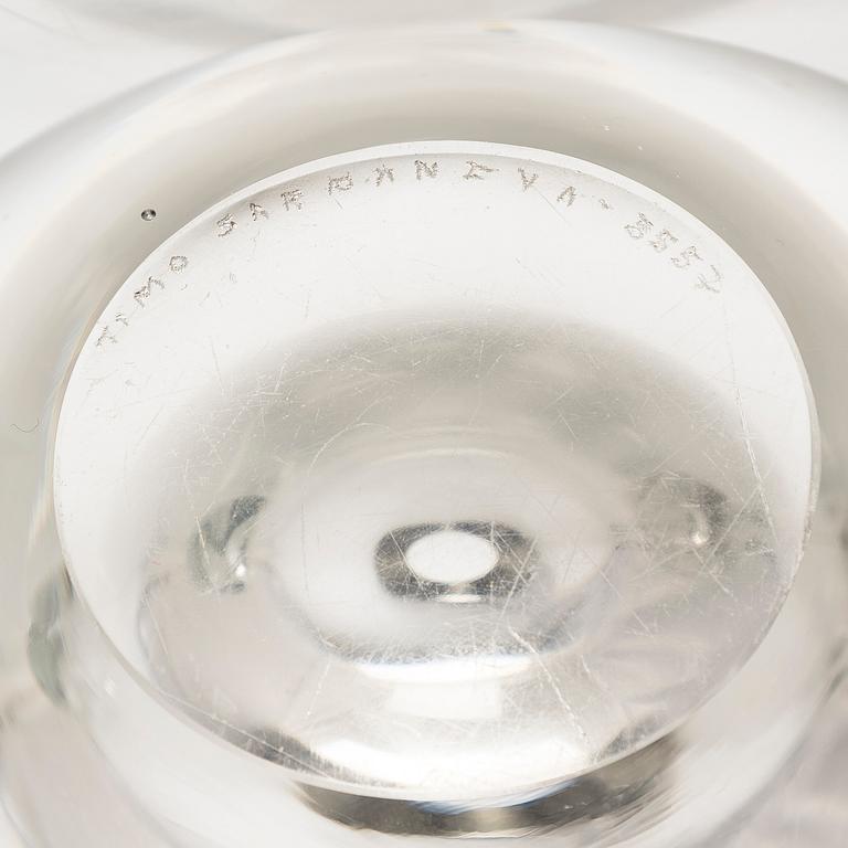 Timo Sarpaneva, Three glass objects "Heart". signed Timo Sarpaneva.