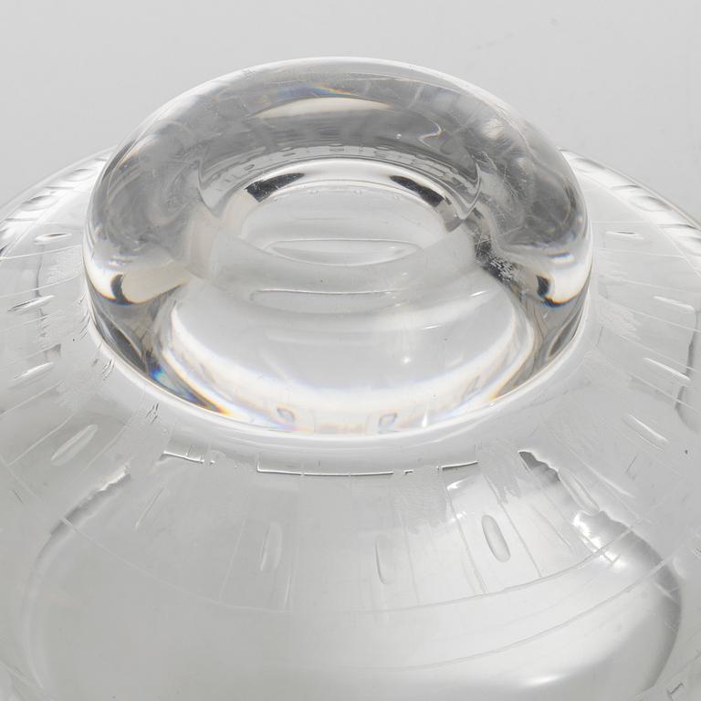 Erik Höglund, a bowl.