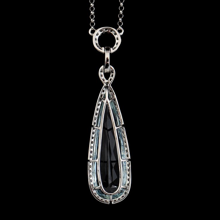 HALSBAND, 18K vitguld, diamanter tot ca 0.53 ct, akvamarin tot ca 6.70 ct.