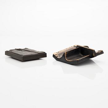 Kimmo Pyykkö, a set of two bronze reliefs.