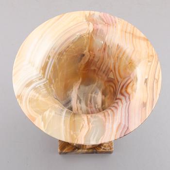 URNA, onyx, 1900-talets andra hälft.