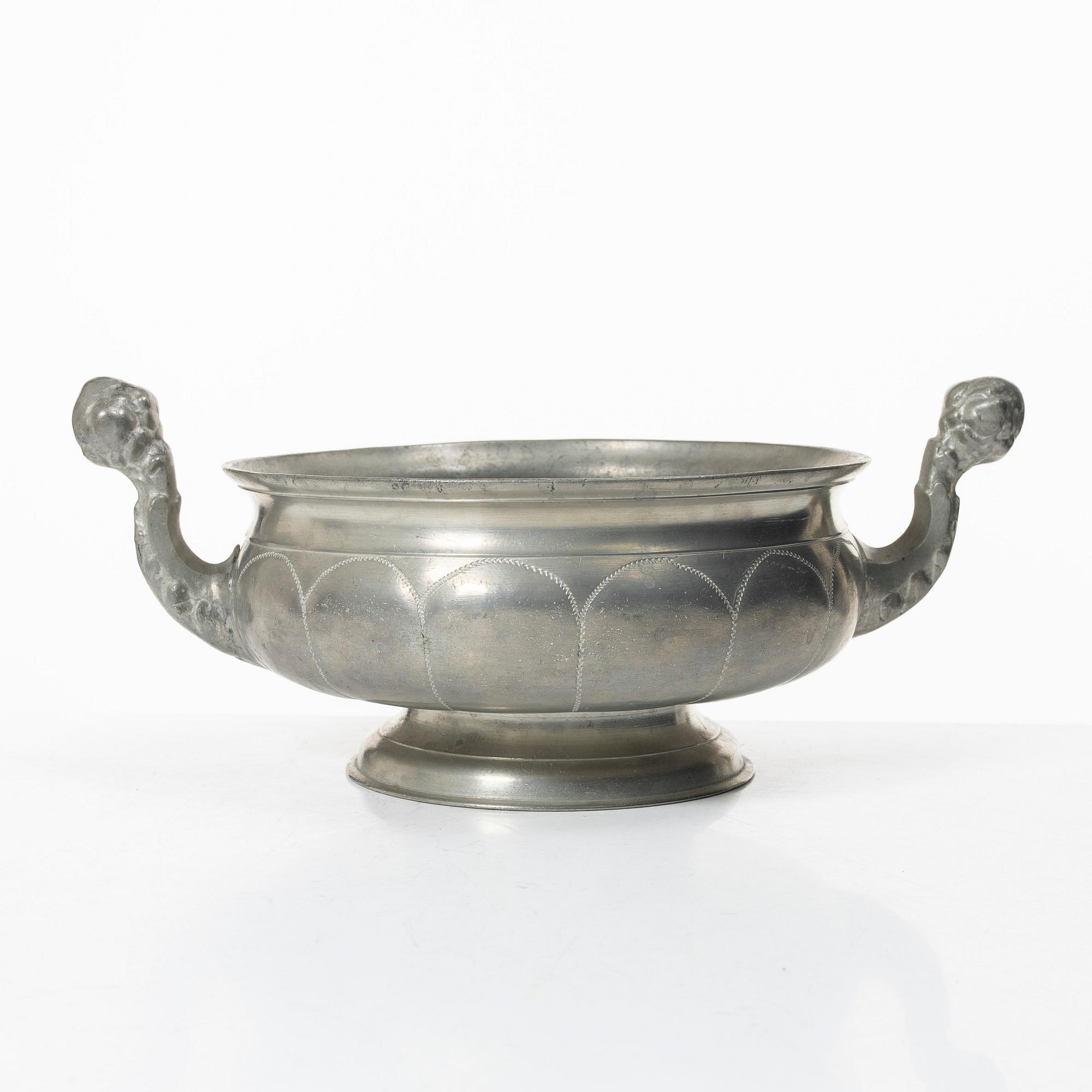 A bowl by Magnus Söderberg, Stockholm, 1749.