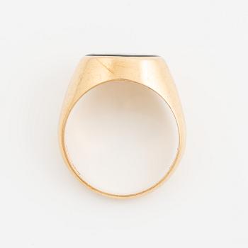 Ring, 18K guld med opal.