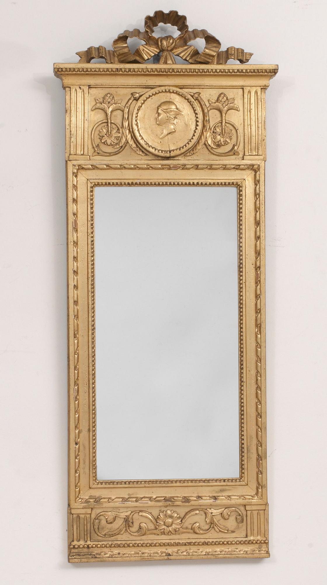 SPEGEL. Gustaviansk.