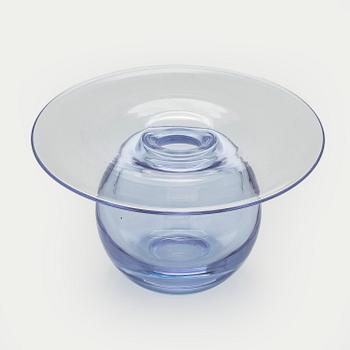 Nanny Still, A 'Saturnus' vase signed Nanny Still Riihimäen Lasi Oy.