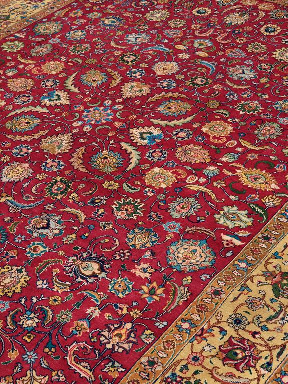 MATTA, Semiantik Täbris, signerad Jokhchi. Ca 374 x 283 cm.
