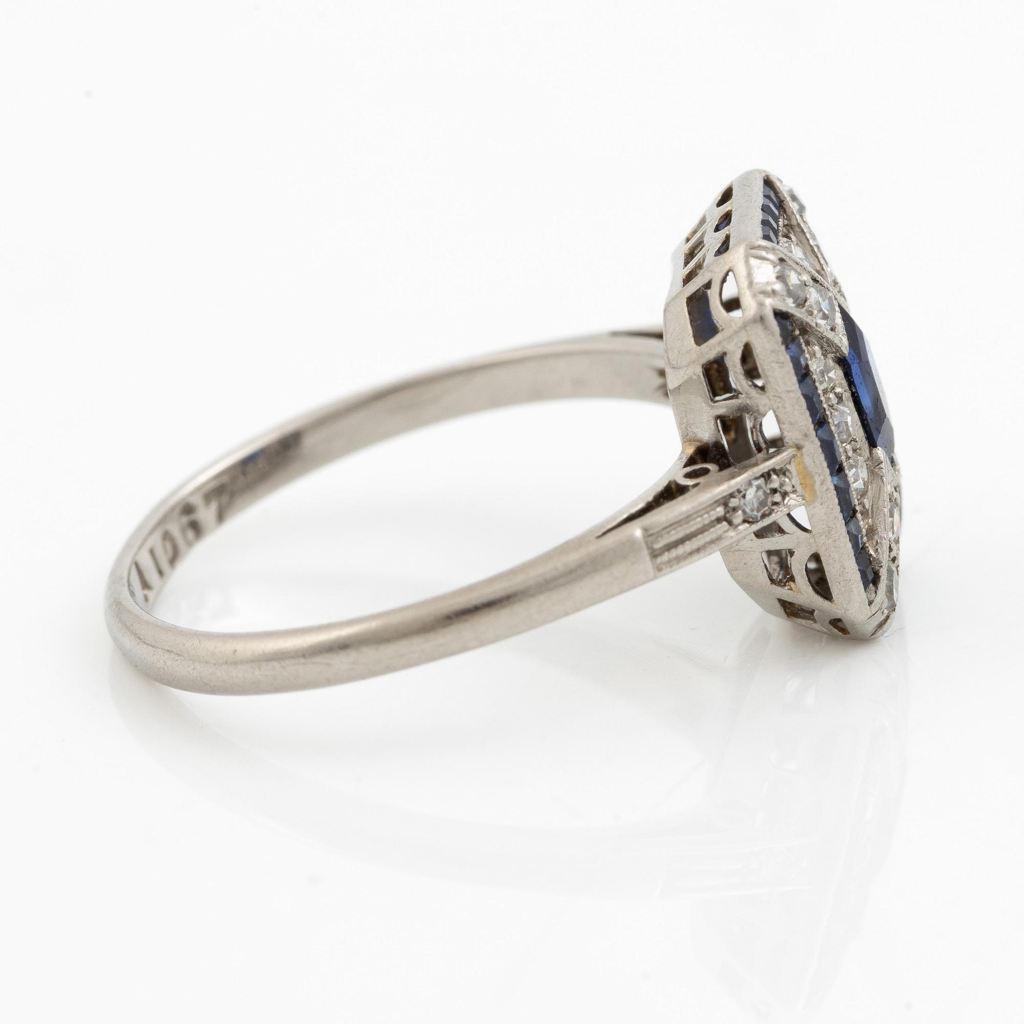 Platinum ring with sapphires and octagon-cut diamonds, Art Deco.