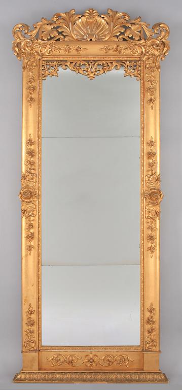 GOLVSPEGLAR, ett par, senempire/nyrokoko, 1800-talets mitt.