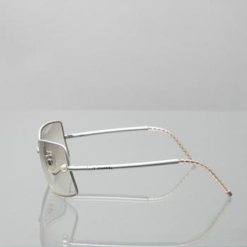 SOLGLASÖGON, Chanel.