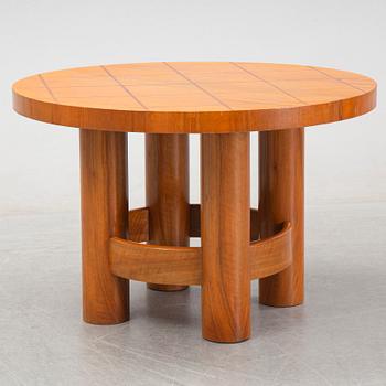 A walnut coffee table, Reiners Möbler, Mjölby, 1930/40s.