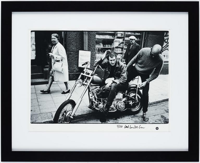 Carl Johan De Geer, photograph, signed 1/20.