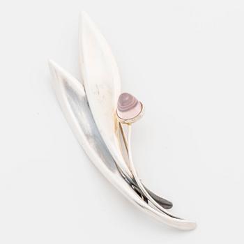 BROOCH, silver and rose-quartz, Finnish hallmarks, 1960s.