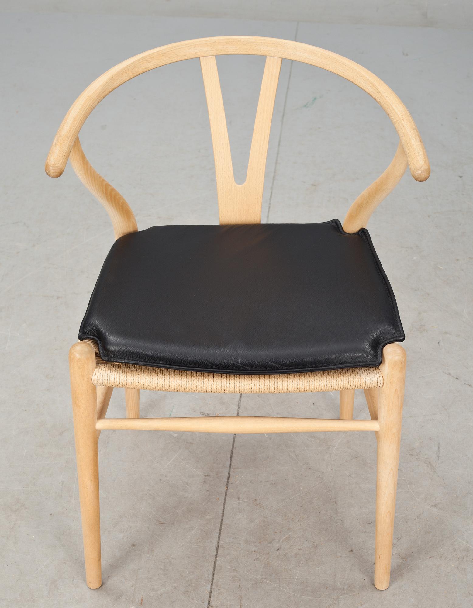 STOLAR, 4 st, "Y-stolen", Hans J Wegner, Carl Hansen & Son, 2006.