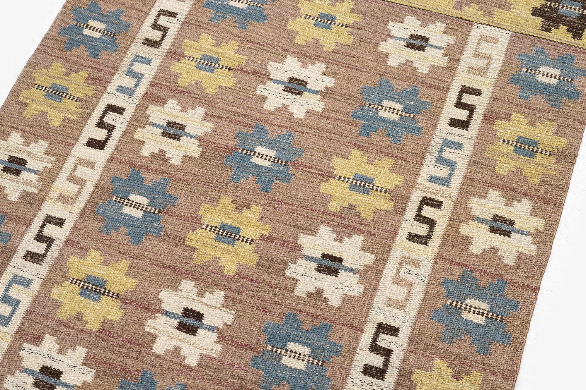 Märta Måås-Fjetterström, matta, "Kryptans matta" ("Sipporna"), rölakan, ca 194 x 129 cm, signerad AB MMF.