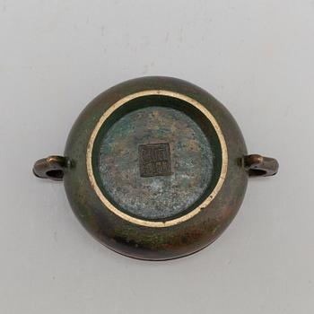 A bronze censer, Qing dynasty, presumably 18th Century.