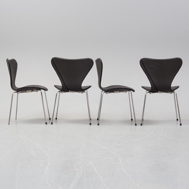 Arne Jacobsen, stolar, 4st, "Sjuan", Fritz Hansen, Danmark, 2000.