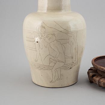 A Chinese ceramic vase, 20th century.