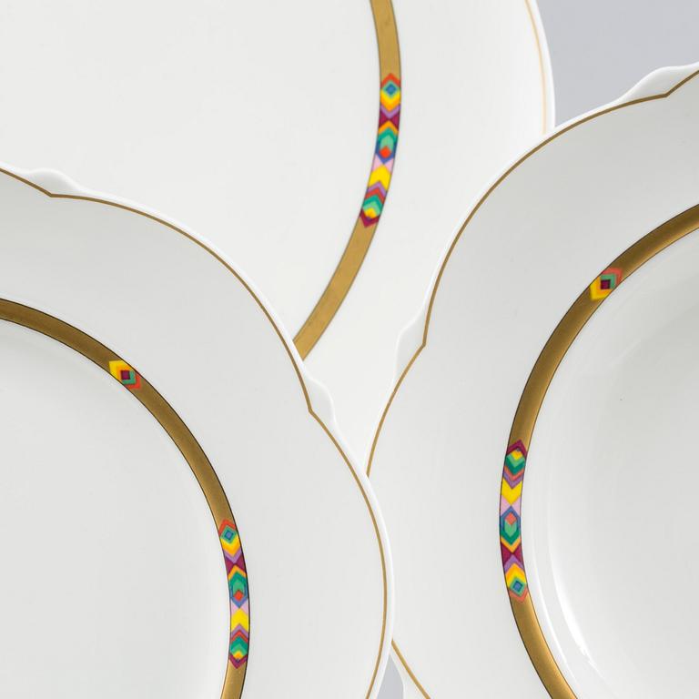 A Villeroy & Boch "Vivia" dinner service.(50).