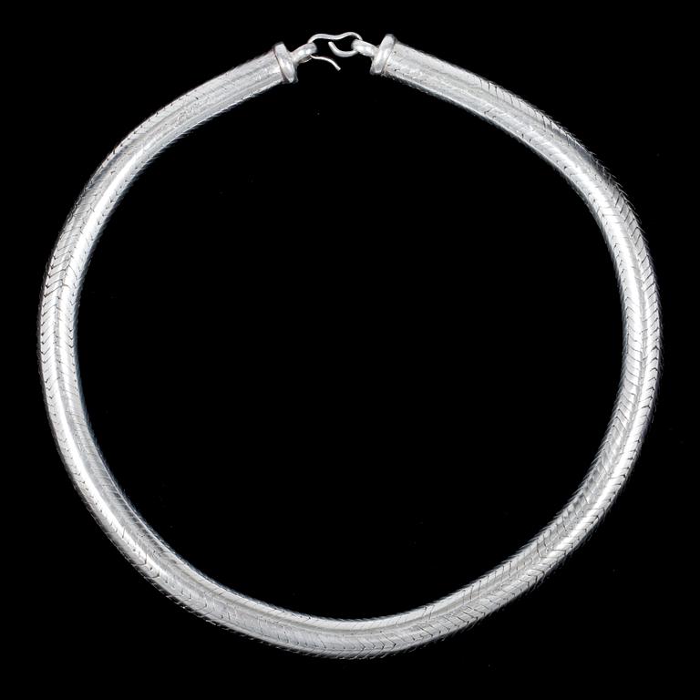 COLLIER, ormlänk, silver, 1900-tal. Vikt ca 336 g.