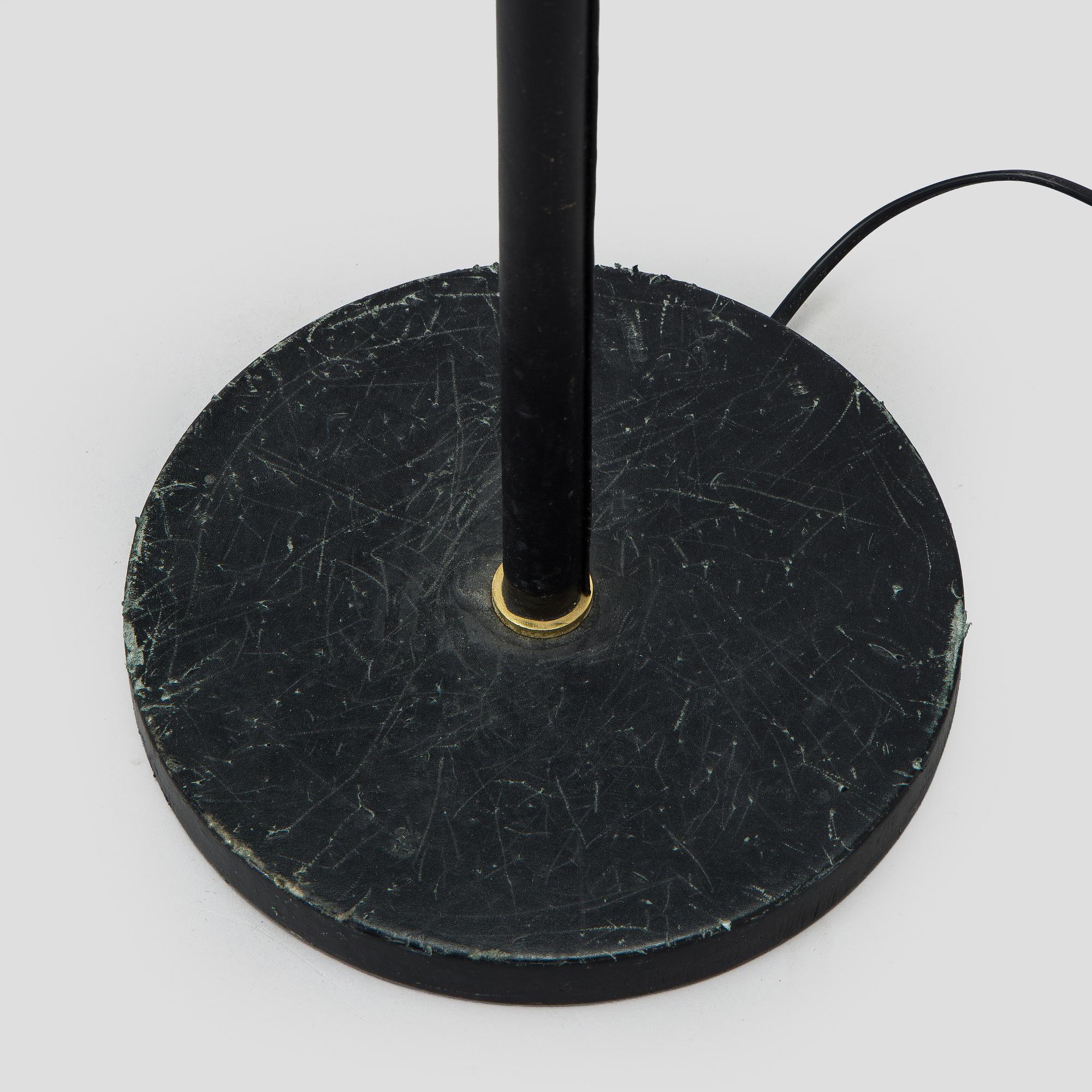 Alvar Aalto, An 'A 810' floor lamp, Valaisinpaja, 1980s.