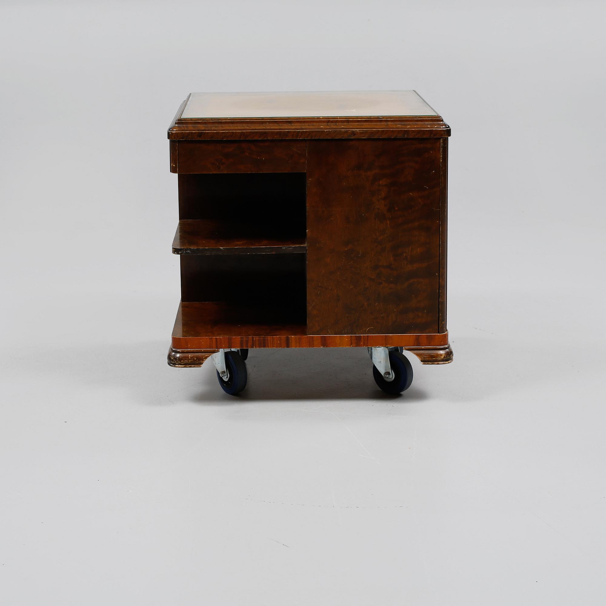 RÖKBORD, 1900-talets andra kvartal.